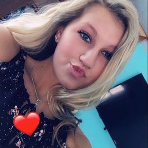 Meet your Posher, Lydia